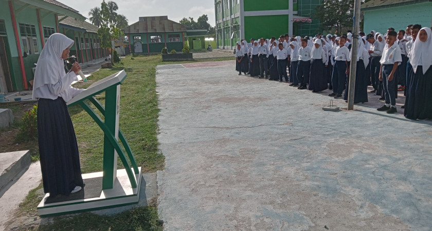 RUTINITAS LITERASI PAGI MTsN 2 BOALEMO