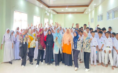 MAHASISWA KKM UNIVERSITAS BINA MANDIRI (UBM) GORONTALO GELAR PENYULUHAN PHBS DI MTSN 2 BOALEMO